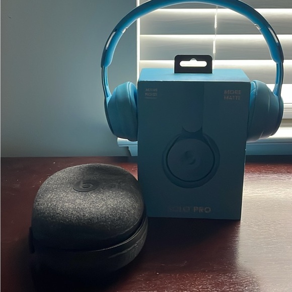 Blue Beats Solo Pro Wireless Headphones